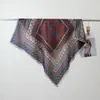 2026 Nuevo Bufanda Cuadrada Pequeña de Algodón Terciopelo Estampada por Ambos Lados para Primavera y Verano Bufanda de Cuello Versátil y Elegante para Mujer que Realza el Cutis