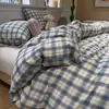 Conjunto de quatro peças 100% algodão puro Classe A, novo modelo 2026, capa de edredom 100% algodão, lençol de cima, lençol com elástico, conjunto de cama de três peças listrado para dormitório estudantil 3