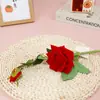 Terciopelo Rojo Rosa Lujo Accesible Serie de Flores Artificiales Sencillas Adornos para Sala de Estar Modernos Decoraciones para Bodas al Aire Libre