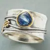 Anel de Noivado Feminino Fashion Duas Cores com Pingente de Gota de Água e Pétala