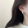 Pendientes de Botón Exquisitos Estilo Coreano Versátiles Moda para el Día a Día Zirconia de Lujo Ligero de Alta Gama Flor Pendientes de Botón Personalidad de Nicho Pendientes Sencillos para Mujer