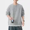 Ropa de hombre Pengyun, estilo old money, cuello Henley, sudadera con capucha tipo suéter falso, nueva colección de otoño, casual americano, chaqueta de capa para hombre