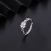 Anillo de Trébol de Cuatro Hojas de Cobre Transfronterizo Más Vendido Suerte Accesorios Moda Femenina Personalidad Lujo Ligero Diseño de Alta Gama Estilo Frío