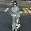 Nuevo Conjunto Casual para Niñas, Sudadera con Capucha Estilo Coreano de Otoño, Pantalones Acampanados Elegantes, Conjunto de Tres Piezas para Niños de Edad Media y Mayores