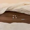 Perforación de Oreja de Plata de Ley 925 Clavo de Hueso de Oreja de Rosca de Alta Gama Diseño de Nicho Exquisitos Pendientes de Zirconia para Dormir