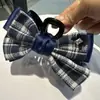 Pinza para el Cabello de Cuadros Estilo Coreano con Lazo y Pedrería 13 cm, Disponible en Múltiples Colores, Elegante Pasador, Versátil Accesorio de Moda para el Cabello para Mujeres