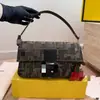 Bolso tipo baguette clásico vintage marca F de cuero genuino para el trabajo, resistente al desgaste, bolso de hombro y cruzado de moda retro