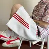 Pantalones Cortos Deportivos de Talla Grande 150 kg Estilo Americano con Tres Rayas para Hombres y Mujeres, Shorts Casuales de Verano, Pantalones Anchos Sueltos y Versátiles