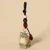 Gato tallado en madera hecho a mano Madera de durazno Flor de ciruelo Llavero tejido Colgante para coche mochila escolar Colgante exquisito Regalo de cumpleaños