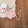 Nueva Bolsa Mini para Teléfono Estilo Coreano Minimalista Color Caramelo, Bolso Femenino Más Vendido con Patrón de Lichi, Bolso Cuadrado Pequeño Vertical de Hombro Cruzado