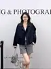 Jaqueta casual de moda estilo coreano com blocos de cor, gola de lapela, manga longa para mulheres, outono de 2026, estilosa, rejuvenescedora, caimento solto, jaqueta top afina a silhueta