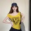 Camiseta versátil de manga corta con estampado, estilo chica hot americana de un solo hombro, dulce y fresca, para mujer, nuevo top irregular ajustado, moderno