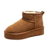 Novas Botas de Neve de Solado Grosso para Inverno 2026 para Mulheres, Botas Curtas com Couro e Pelo Integrados, Mesmo Estilo, Forradas com Fleece e Espessadas