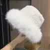 Elegante sombrero de pescador de felpa con borde deshilachado para mujer, otoño e invierno, con forro polar añadido para abrigar, sombrero tipo cubo de piel sintética que hace que la cara se vea más pequeña, sombrero para la nieve