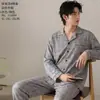 Conjunto de cárdigan para hombre Panyumei, de imitación de algodón amigable con la piel, de manga larga y pantalón largo para el hogar, 26 modelos nuevos, pijama de color liso con cuello invertido