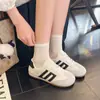 Zapatillas de entrenamiento retro de suela plana alemanas para mujer, nuevo modelo de verano 2026 versión coreana, zapatillas deportivas casual versátiles, zapatos blancos, talla grande