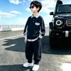 Conjunto de Roupa de Outono para Meninos, Novo Estilo Primavera e Outono 2026, Moletom Moderno e Estiloso para Crianças Maiores, Roupa de Outono para Meninos