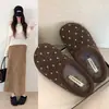 Moda Retro Bolinhas Pelo Headband Chinelos Mulher 2026 Outono Inverno Casa Plush Slip-on Sapatos Preguiçosos Chinelos Birkenstock