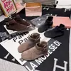 2026 Estilo Coreano Invierno Nuevo Hebilla Metálica Ante Birkenstock Zapatos Piel Suave Suela Plana Botas de Moda Botines Retro Zapatos de Mujer