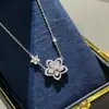 Collar de Mariposa Fantasma de Lujo de Alta Gama Totalmente Incrustado con Diamantes, Grande y Pequeño, con Diseño Floral para Mujer, Cadena Versátil de Clavícula de Estrella de Cinco Puntas de Lujo Ligero