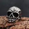 Anillo de Calavera Agrietada Retro Desgastado para Hombres Estilo Motociclista Americano Anillo de Banda Ancha Bicolor Dorado y Plateado Desgastado Cabeza de Fantasma