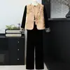 Conjunto otoñal de alta gama para madres, traje de terciopelo dorado, nuevo estilo primavera y otoño 2026, traje de chaleco de alta gama para mujeres de mediana edad y mayores de 50 años