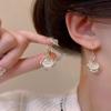 Pendientes de Cerradura Ruyi de Piedra Ojo de Gato Diseño de Nicho Pendientes de Alta Gama Té con Leche 2026 Nuevos Pendientes Populares de Celebridad de Internet Versátiles