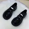 Mocasines casuales para mujer, nuevos zapatos versátiles de suela gruesa para otoño 2026, zapatos de cuero versátiles de suela blanda estilo británico para mujer