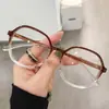 Nova Armação de Óculos Anti Luz Azul para Mulheres, Moda Europeia e Americana, Estilo Tendência com Lente Plana Poligonal, Armação Preta para Miopia