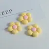 Versátiles Joyería de Resina con Flores Frescas de Cinco Pétalos Accesorios DIY Pegamento de Crema Accesorios para el Cabello Hebilla de Zapato Crocs Pegatina para Funda de Teléfono Materiales