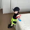 Conjunto de Verano para Niños: Pantalones Cortos Deportivos Coloridos, Pantalones Cargo, Pantalones Dopamina, Camiseta sin Mangas Negra Versátil