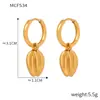 Brincos pingente de concha estilo ins retro elegante feminino moda praia personalidade aço titânio banhado a ouro 18K fecho de orelha joia de orelha
