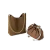 Bolsa Feminina de Couro Fosco 2025 Textura Retrô Bolsa de Ombro Casual Fosca Simples Grande Capacidade Bolsa Mãe e Filha