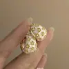 Pendientes de Flor de Resina Gota de Aceite de Aguja Plateada Pendientes de Botón de Temperamento Retro de Lujo Ligero Pendientes Versátiles de Gama Alta de Nicho Venta al por Mayor para Mujeres