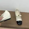 Sapatos Mary Jane Patchwork Brancos com Aumento de Altura Oculto para Mulheres, Novos Sapatos de Festa Estilo Francês Inspirados em Chanel Primavera/Verão 2026