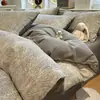 Nuevo juego de ropa de cama de cuatro piezas de grado A, 100% algodón, cepillado y engrosado, para uso doméstico, con un diseño simple y versátil