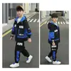 Conjunto de Primavera e Outono para Meninos, Roupa Esportiva Infantil, Novo Conjunto de Duas Peças Tendência Street Style para Meninos Primavera e Outono 2026