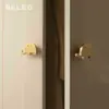 Bereo manija de armario moderna minimalista estilo francés lujo ligero gabinete un solo agujero puerta de armario latón retro manija de puerta