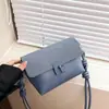Bolso Cuadrado Pequeño de Color Sólido de Moda para el Trabajo y los Viajes Diarios, Nuevo Estilo Verano 2026, Elegante y de Aspecto de Alta Calidad, Bolso Cruzado Sencillo