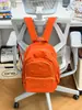Mochila casual minimalista estilo japonés nueva para niñas, adecuada para compras diarias y ocio, ofreciendo un ambiente fresco y relajado.