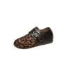 Zapatos Planos de Estilo Retro de Corte Bajo con Punta Dividida para Mujer, Estilo Nuevo Otoño 2026, Hebilla de Cuero, Velcro, Cómodos, Versátiles, Mocasines