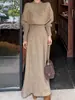 Conjunto de Tricô de Três Peças para Mulheres - Estilo Preguiçoso, Manga Morcego Trançada, Saia de Cintura Alta e Cachecol - Nova Coleção Primavera 2026