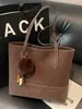 Bolsa retro grande de camurça para mulheres 2026 nova bolsa de ombro única casual para outono e inverno Bolsa tote estilo coreano para o dia a dia