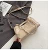 Bolsa Versátil para Axila Moda Coreana para Mulheres, Novo Modelo Primavera 2026 Nicho Bolsa Tote Simples com Toque de Luxo, Bolsa de Ombro