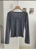 Camiseta de Manga Larga a Rayas con Cuello en V y Botones Kekezoon Diseño Otoño Corte Ajustado Camiseta Básica Superior 8369