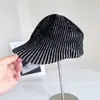 Chapéu Equestre de Listras Contrastantes com Textura de Alto Padrão para Mulheres Outono e Inverno Boné com Aba Mistura de Lã Chapéu Tricotado Retro para Frente
