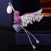 Broche de Ave de Circonio Completo de Alta Gama con Diseño Único, Pin Colgante de Perla de Agua Dulce, Accesorio Elegante y Sofisticado
