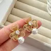 Pendientes de Flor de Perla Elegantes Super Hada Franceses para Mujer Moda Dulce Delicado Pendientes Colgantes de Nicho Accesorios de Pendientes Individuales Versátiles
