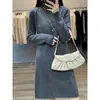 Falda de Punto de Lana para Mujer de Longitud Media, Estilo Nuevo Otoño e Invierno 2026, Cuello Alto Simple de Color Sólido, Manga Raglán, Adelgazante, para Viajar