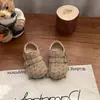 Zapatos de Cuero para Niñas Estilo Birkenstock de Suela Blanda Retro, Zapatos para Caminar con Velcro Primavera y Otoño para 1-3 Años, Antideslizantes y Resistentes al Desgaste, Estilo Princesa